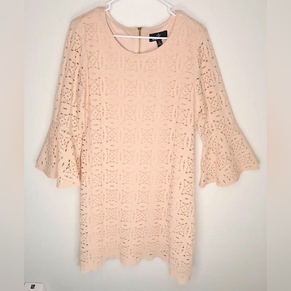 Ronni Nicole Dress Crochet Knit Peach Lined 3/4 Bell Sleeve Women’s Medium - Picture 1 of 6